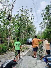 KERJA BAKTI ANTISIPASI BENCANA ALAM ANGIN